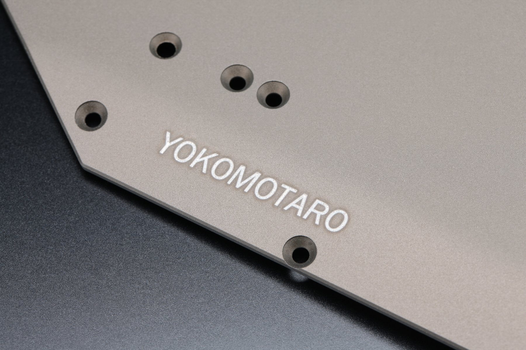 SO3.0用 アルミ製 メインシャーシ｜YOKOMO 公式サイト